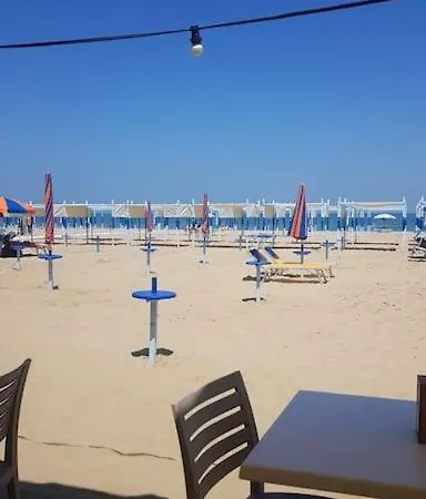 דירה Tranquillo E A 2 Passi Dal Mare ריצ'יונה